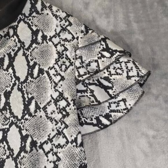 Curve Snakeskin Print Modern Bold Basic Y2k Edge Soft Black Collar A Vcut Top 1X - Picture 4 of 8